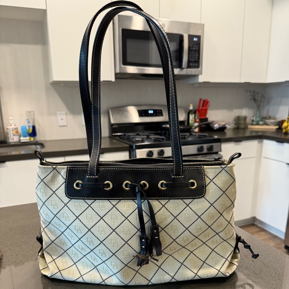 Vintage Y2K Dooney & Bourke Signature Black and Cream Quilted Tote Bag